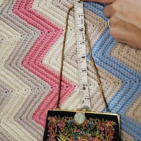 Beautiful vintage hand stitch mini purse - Picture 15 of 15